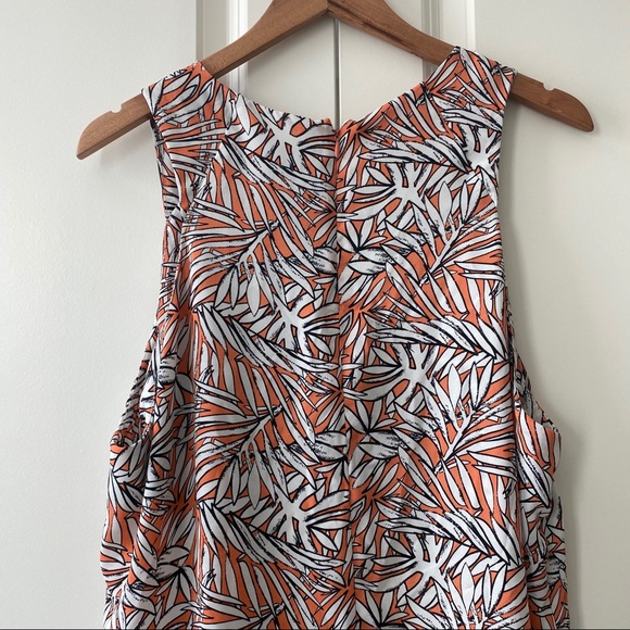 Palm Print Sleeveless Blouse - Picture 2 of 3
